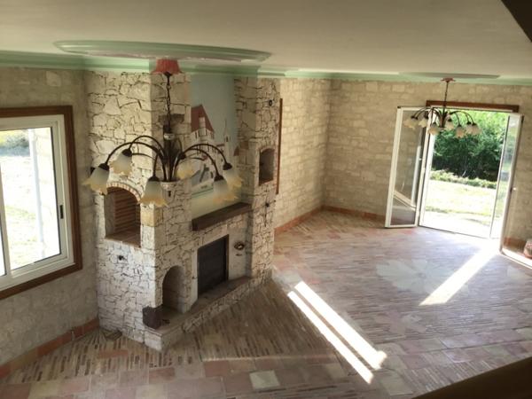 Maison en pierre à la campagne 15 minutes Bergerac et 10 minutes Issigeac.