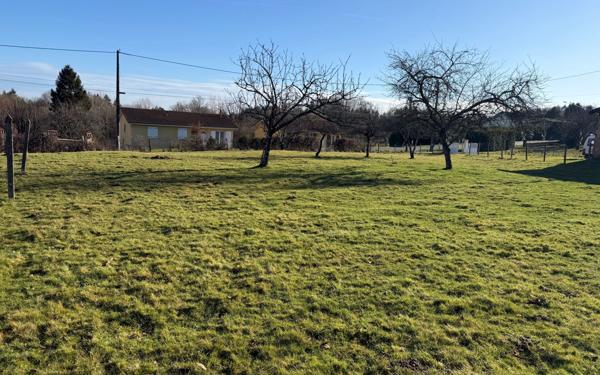 Terrain à vendre    Rochechouart