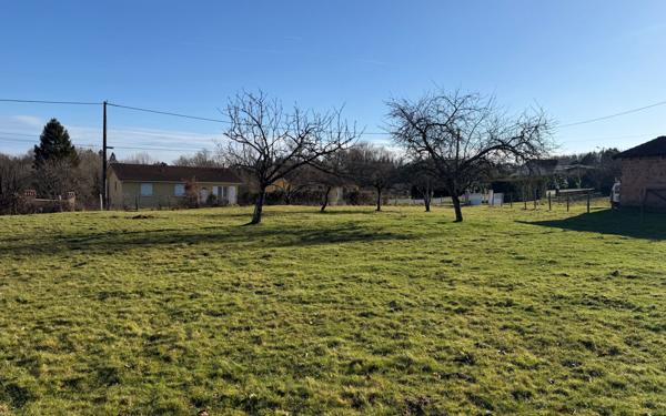 Terrain à vendre    Rochechouart