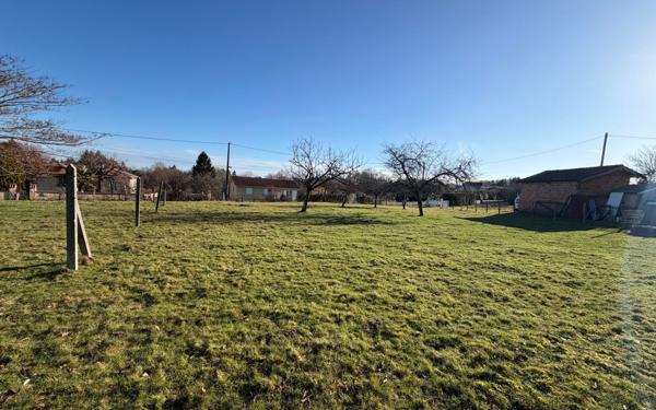 Terrain à vendre    Rochechouart