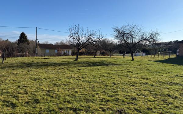 Terrain à vendre    Rochechouart