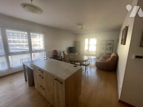 Appartement 3 pièces dans résidence récente de standing, proche Port de Plaisance