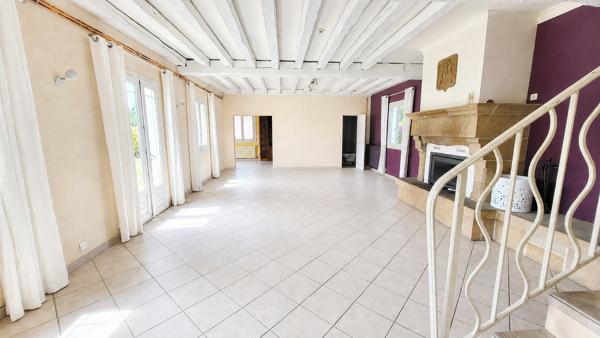 Maison Vertou 6 pièces 198 m2 sur une parcelle, avec piscine et étang, de 6316m².