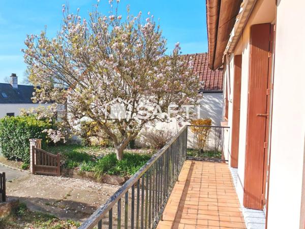 Grand pavillon individuel avec jardin