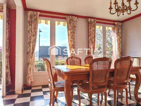 Grand pavillon individuel avec jardin