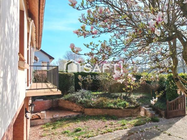 Grand pavillon individuel avec jardin