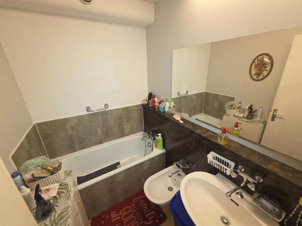 Dpt Gard (30), à vendre ALES appartement 72 m² dans résidence sécurisée secteur Centr'Ales.