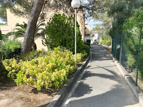 Saint-Raphaël (83700) T3 duplex terrasse piscine proche mer Saint-Raphaël