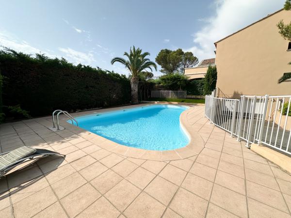 Saint-Raphaël (83700) T3 duplex terrasse piscine proche mer Saint-Raphaël