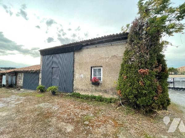 LIRE - BATIMENT EN PIERRE A REHABILITER