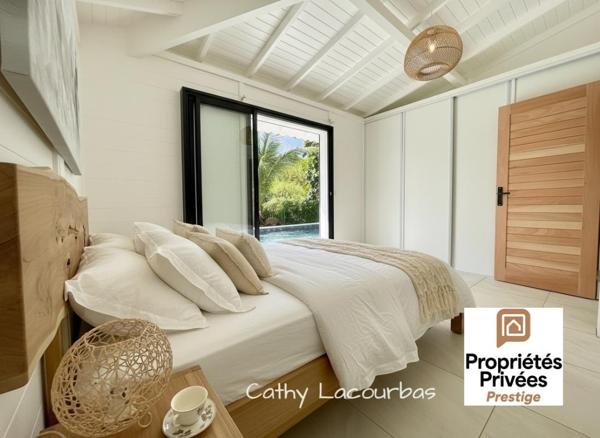 Villa rénovée avec piscine effet Bali-havre de paix- sur 2700 M² - Petit Bourg