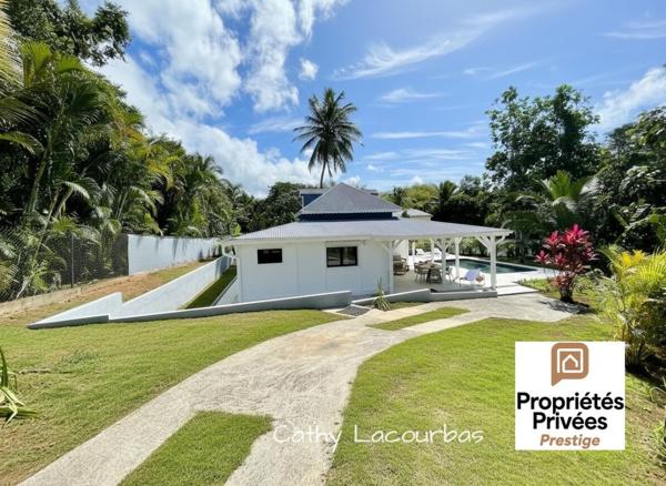 Villa rénovée avec piscine effet Bali-havre de paix- sur 2700 M² - Petit Bourg