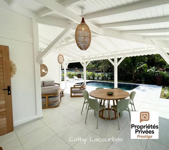 Villa rénovée avec piscine effet Bali-havre de paix- sur 2700 M² - Petit Bourg