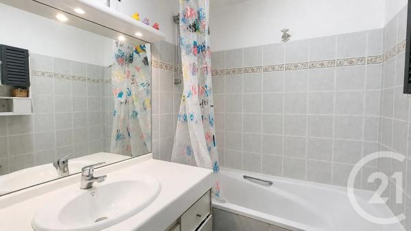 Appartement T3 à vendre  3 pièces - 66,86 m 2   AIX EN PROVENCE  - 13