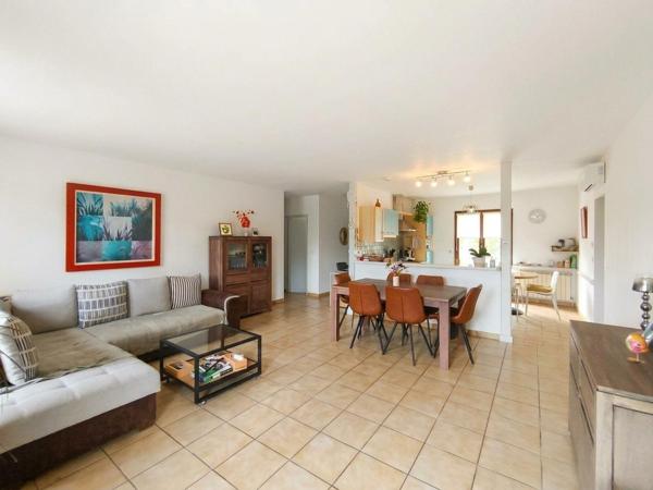 Maison plain pied non mitoyenne bien située