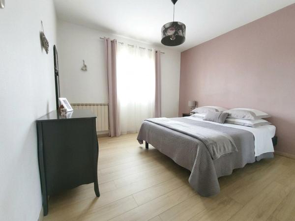 Maison plain pied non mitoyenne bien située