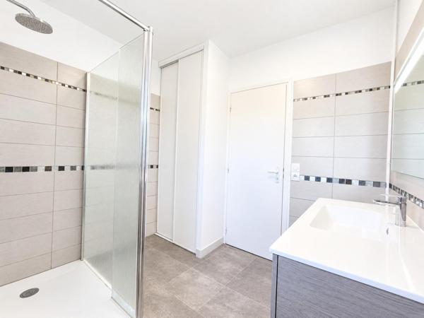 Maison plain pied non mitoyenne bien située