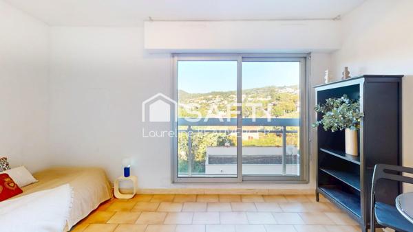 Résidence sécurisée avec piscine et tennis