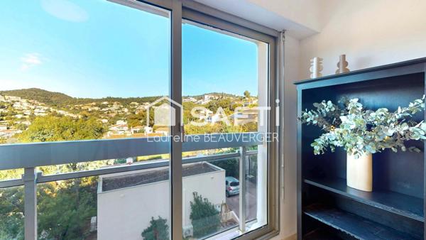 Résidence sécurisée avec piscine et tennis