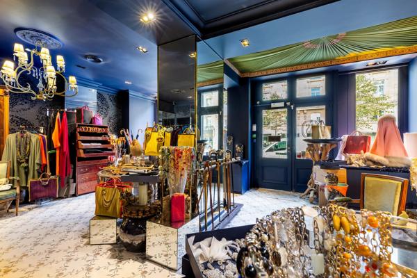 # Commerce – 60m² – Paris 7ème