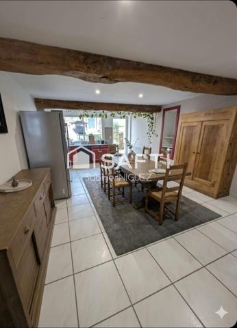 MAISON DE VILLAGE ATYPIQUE, RENOVEE