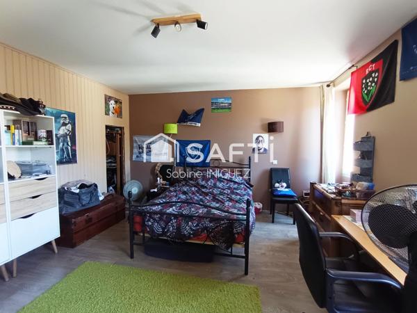 MAISON DE VILLAGE ATYPIQUE, RENOVEE