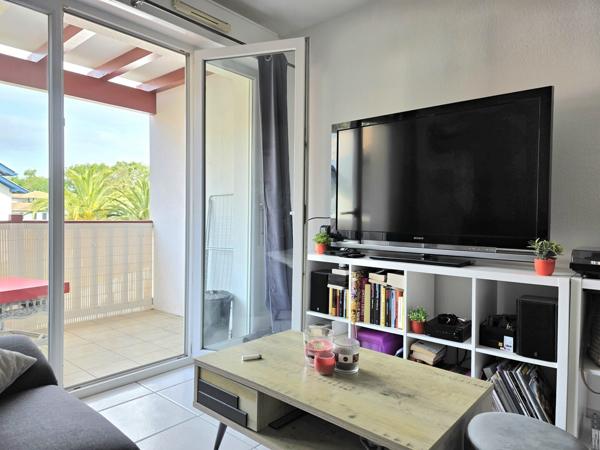 Beau studio meublé avec terrasse et parking