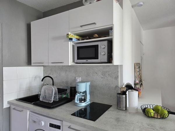 Beau studio meublé avec terrasse et parking