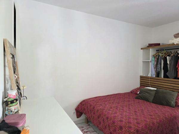 Beau studio meublé avec terrasse et parking