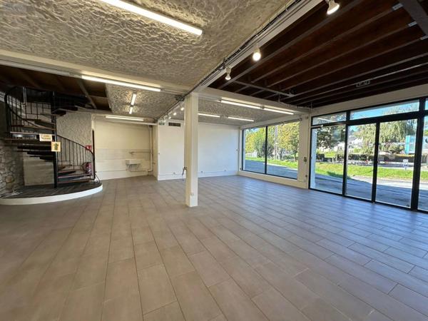 Location - Fonds et/ou murs commerciaux Ussel 19200 300 m 2