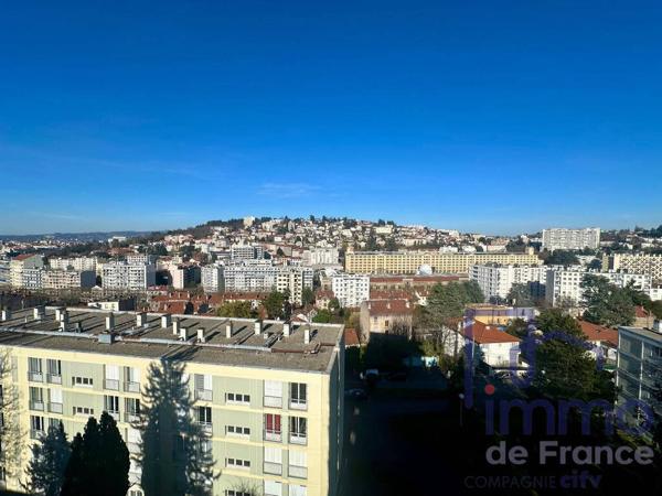 Appartement T3/4 de 78 m² avec balcon et vue dégagée