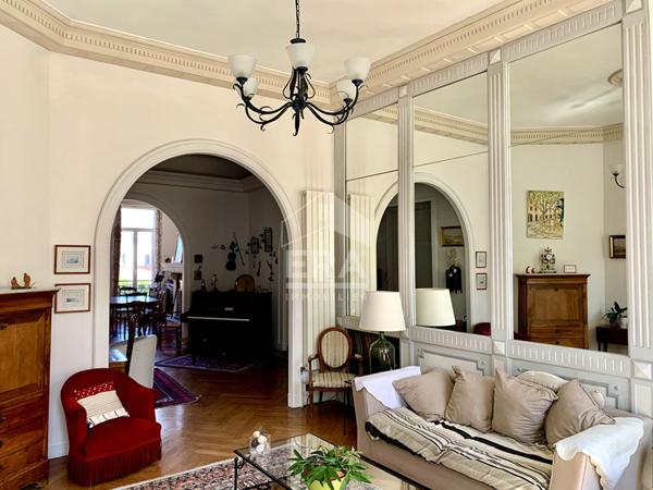 A vendre en exclusivité un appartement de type 5 à Marseille 13006 - Quartier SYLVABELLE - PALAIS de JUSTICE