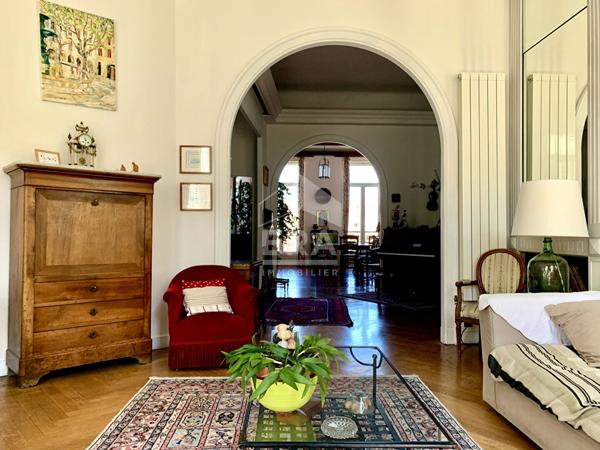 A vendre en exclusivité un appartement de type 5 à Marseille 13006 - Quartier SYLVABELLE - PALAIS de JUSTICE