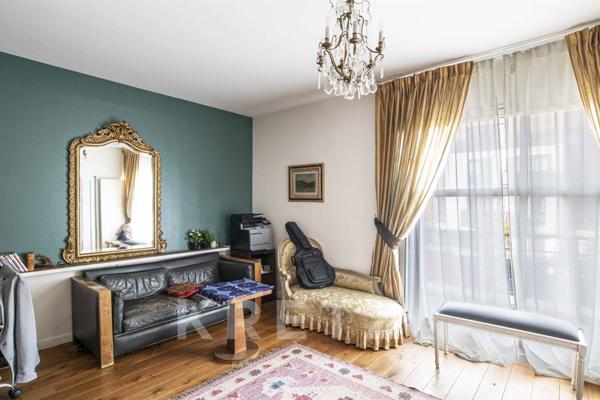 Maison pied dans l'eau sur l'ile Saint Germain