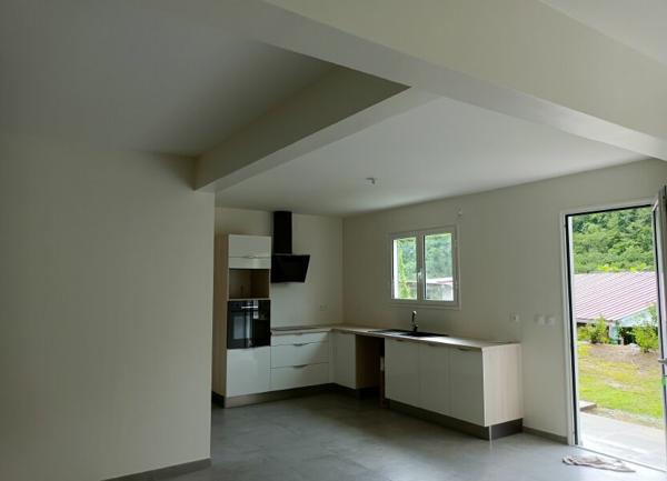 Appartement à louer    3 pièces •  Sainte-Luce