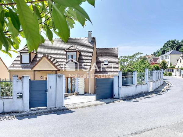 Maison T5 - 124 m2 - 3 chambres - terrain 461 m2 - RER C - commerces - écoles - accès RN 20 et Francilienne