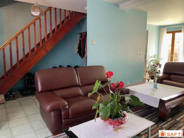 Maison T5 - 124 m2 - 3 chambres - terrain 461 m2 - RER C - commerces - écoles - accès RN 20 et Francilienne