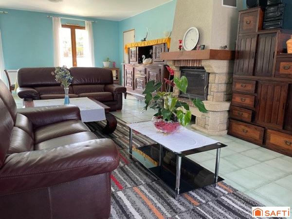 Maison T5 - 124 m2 - 3 chambres - terrain 461 m2 - RER C - commerces - écoles - accès RN 20 et Francilienne