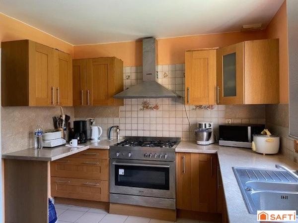 Maison T5 - 124 m2 - 3 chambres - terrain 461 m2 - RER C - commerces - écoles - accès RN 20 et Francilienne