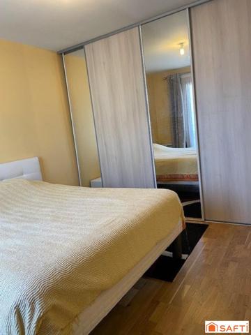 Maison T5 - 124 m2 - 3 chambres - terrain 461 m2 - RER C - commerces - écoles - accès RN 20 et Francilienne