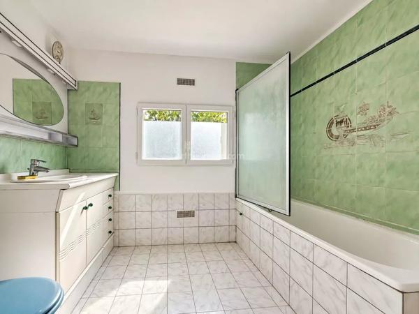 Vente                                                      Maison
                        
                     5 pièces                      113 m2                     à Thorigny-sur-Marne