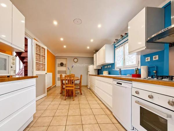 Vente                                                      Maison
                        
                     5 pièces                      113 m2                     à Thorigny-sur-Marne
