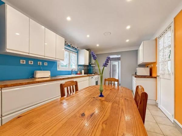 Vente                                                      Maison
                        
                     5 pièces                      113 m2                     à Thorigny-sur-Marne