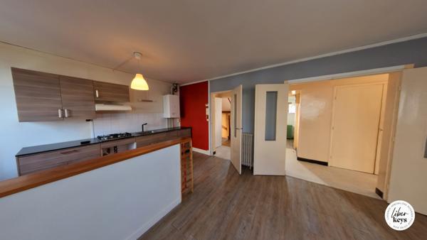 Appartement • 4 Pièces • 3 Chambres • Surface Totale de 73m²• Cuisine équipée • Cave • Garage fermé • Sotteville-lès-Rouen.