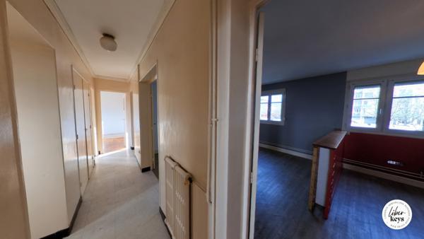 Appartement • 4 Pièces • 3 Chambres • Surface Totale de 73m²• Cuisine équipée • Cave • Garage fermé • Sotteville-lès-Rouen.