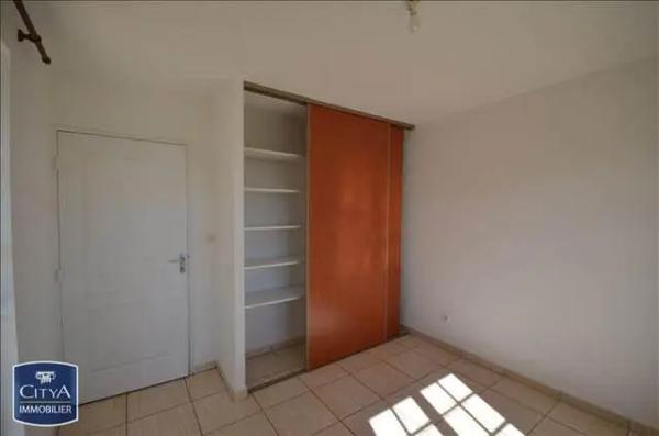 Appartement à louer 2 pièces 53.85m² Le Tampon (97430)
