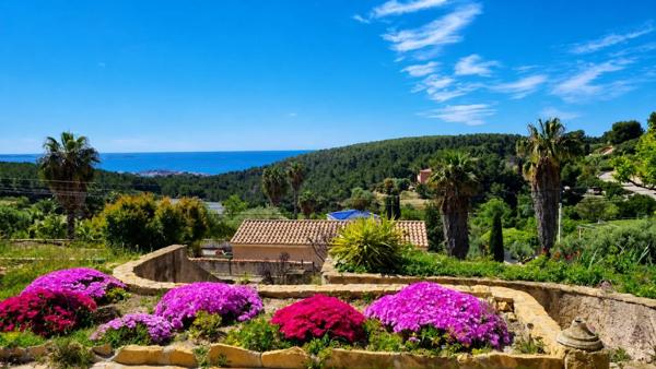 Villa  10 pièce(s) 220 m2 sur 2000 m² piscinable vue mer
