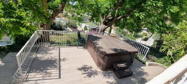 Villa  10 pièce(s) 220 m2 sur 2000 m² piscinable vue mer