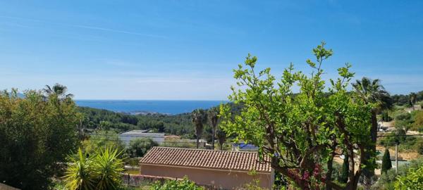 Villa  10 pièce(s) 220 m2 sur 2000 m² piscinable vue mer