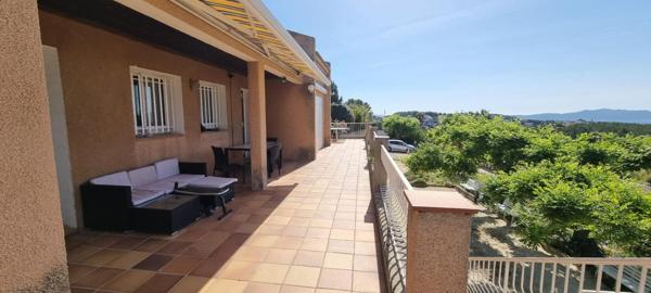 Villa  10 pièce(s) 220 m2 sur 2000 m² piscinable vue mer